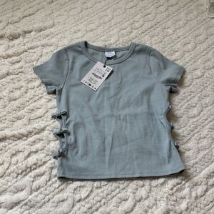 Zara Kids Light Gray T-Shirt with Side Details